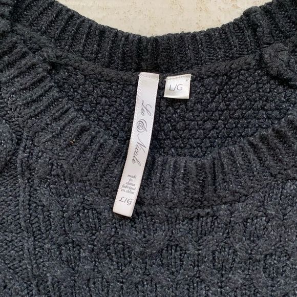 Leo & Nicole | Grey Knit Long Sleeve Sweater - Picture 3 of 3